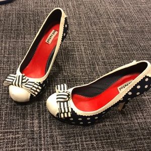 Navy and white polka dot Not Rated heels